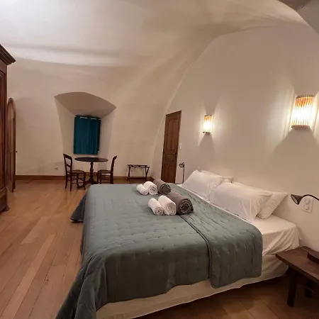 Les Distinguees - Manoir De Bessodes ベッド・アンド・ブレックファスト Recoules-Prévinquières