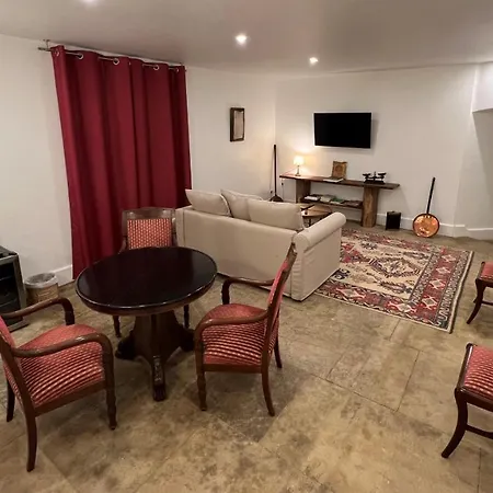 Les Distinguees - Manoir De Bessodes 4* Recoules-Prévinquières