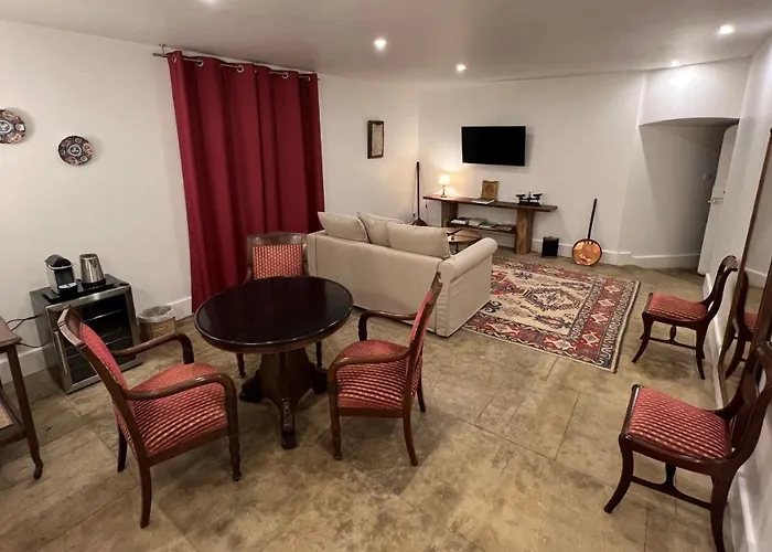 Les Distinguees - Manoir De Bessodes 4* Recoules-Previnquieres