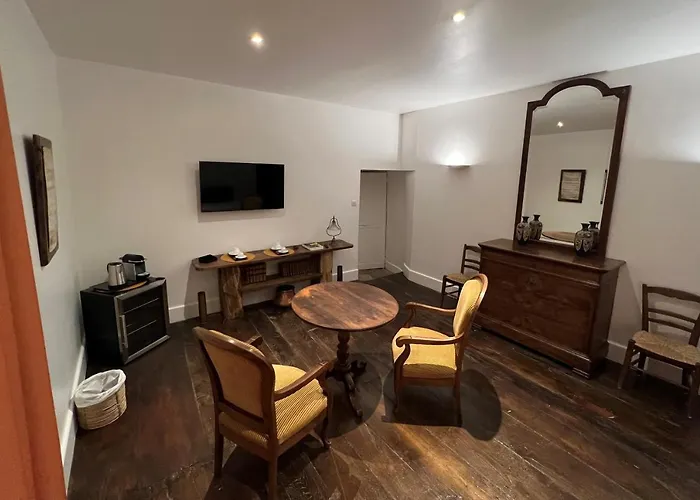 Les Distinguees - Manoir De Bessodes 4* Recoules-Previnquieres