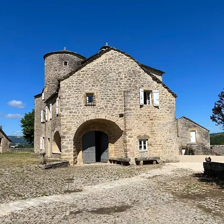 Les Distinguees - Manoir De Bessodes Bed & Breakfast