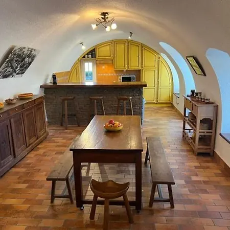 Les Distinguees - Manoir De Bessodes Отель типа 